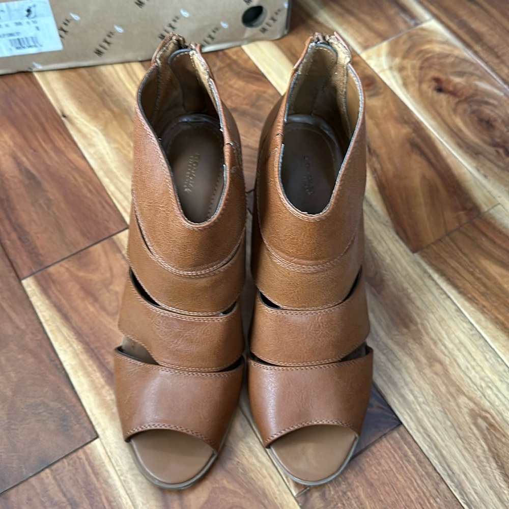 EUC Sonoma Open Toed Heels
